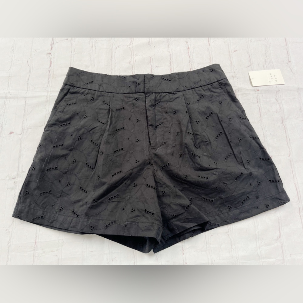 A new day NWT black eyelet shorts women’s size 8